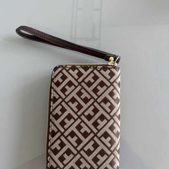 Tommy hilfiger wallet brown and gold - Picture 3 of 3